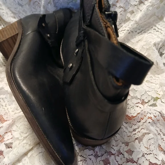 Nicole Black Leather Ankle Boots Zipper Side Sz 9 1/2M - Picture 7 of 10
